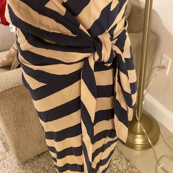 Diane Von Furstenberg silk dress size small - Picture 3 of 5